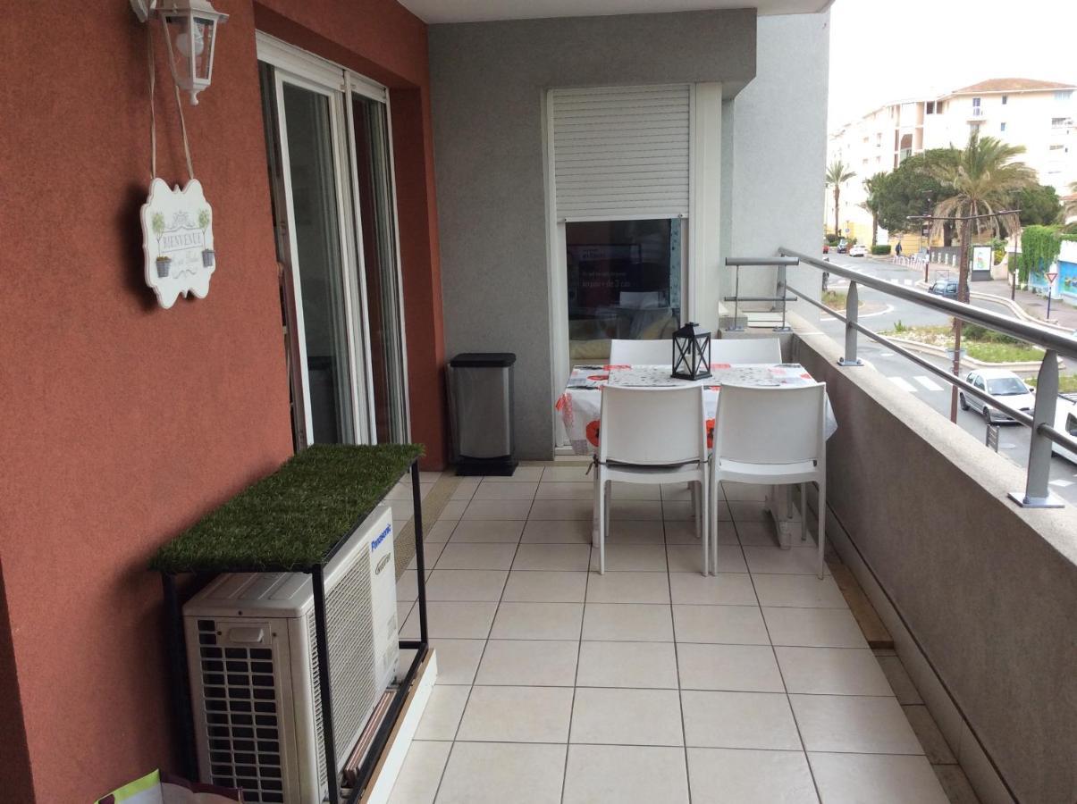 Bord De Mer Frejus Bagian luar foto