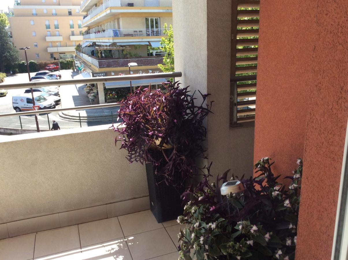 Bord De Mer Frejus Bagian luar foto